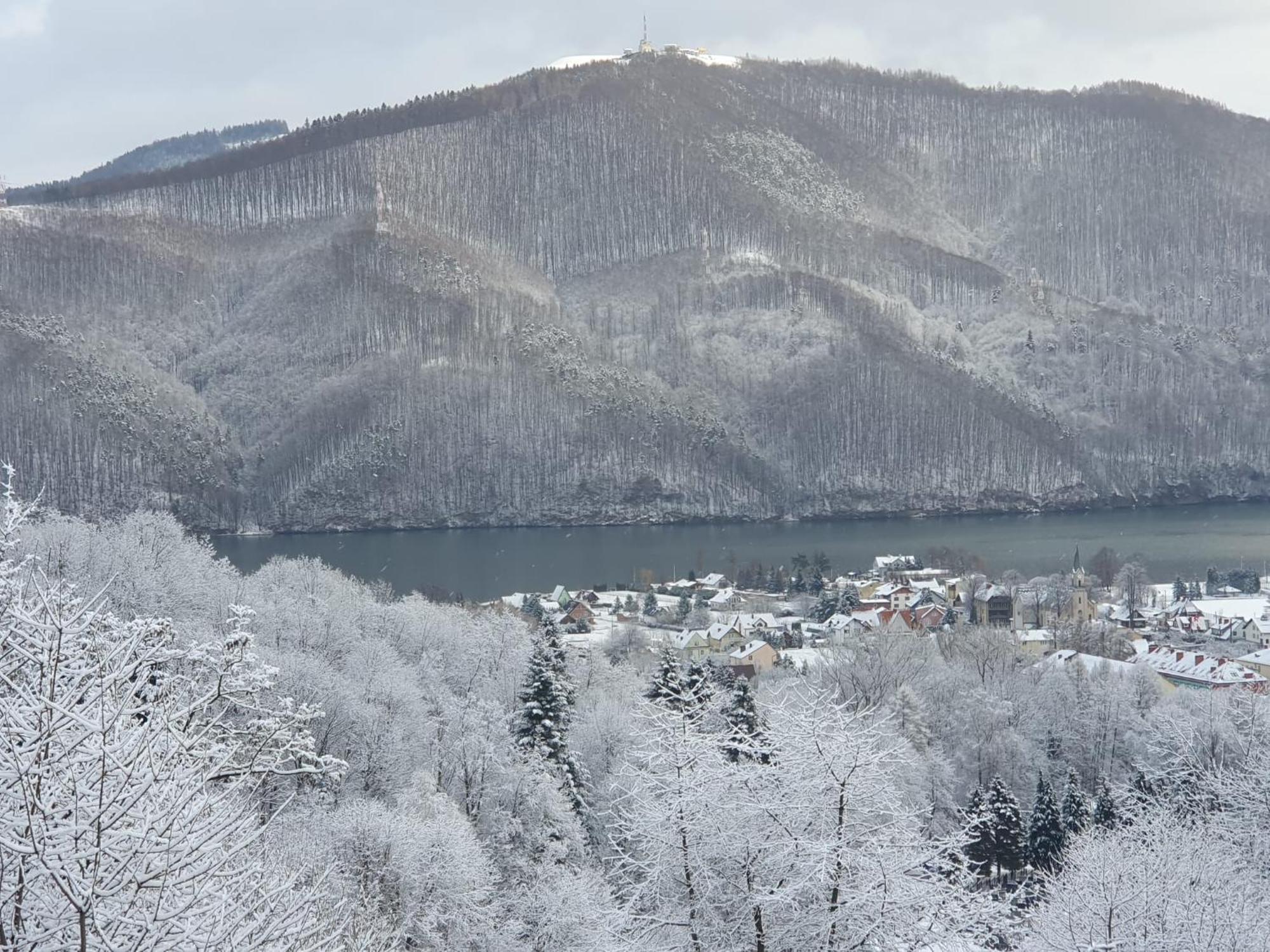 Willa Poziomka Z Tarasem I Widokiem Na Gore Zar I Jezioro Miedzybrodzkie Międzybrodzie Bialskie Exterior foto